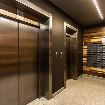 Sky House Premium Apartment In City Center Кишинів Екстер'єр фото