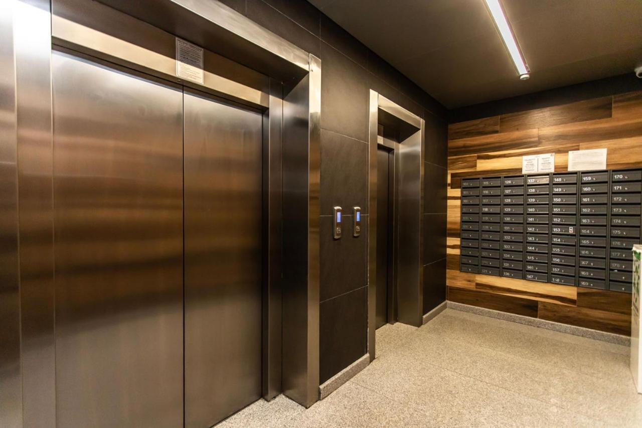 Sky House Premium Apartment In City Center Кишинів Екстер'єр фото